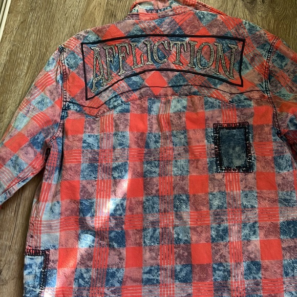 Affliction Button Up Limited Addition/Size Lg - Picture 2 of 5